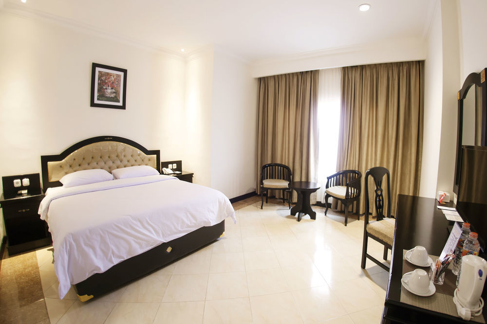 Hotel Sutomo Makassar Dış mekan fotoğraf